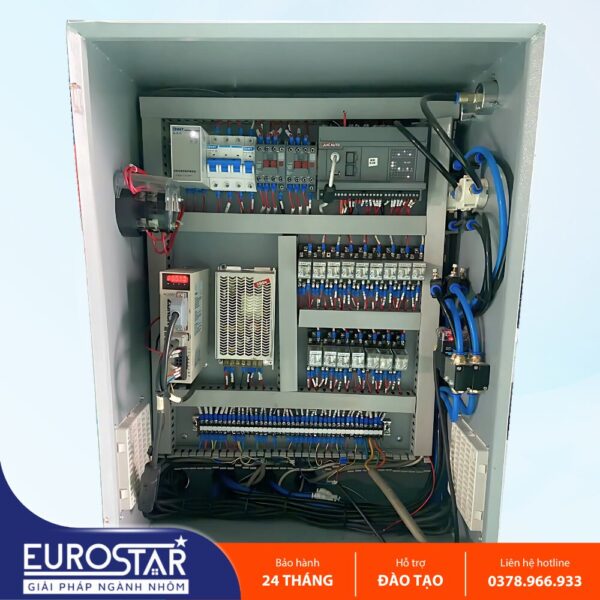 Máy cắt nhôm 2 đầu CNC A550 Ngoại tuyến