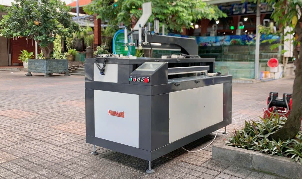 trưng bày máy CNC4 trong 1 tại Cần Thơ
