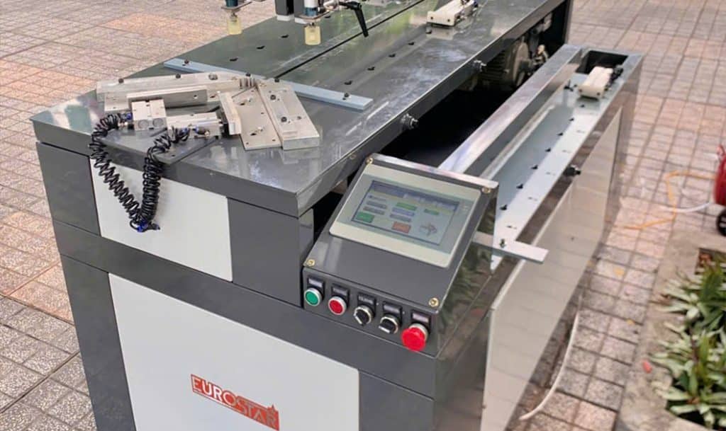 trưng bày máy CNC4 trong 1 tại Cần Thơ