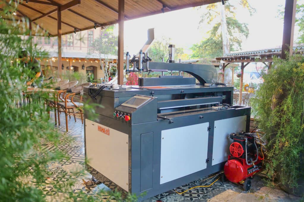sự xuất hiện của máy cắt phay nhôm tấm 4 trong 1