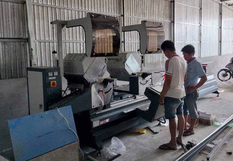 Các lỗi vặt trên máy cắt nhôm 2 đầu và cách xử lý hiệu quả