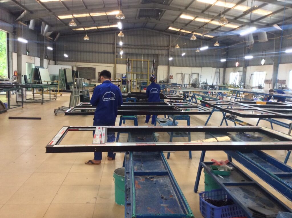Máy cắt nhôm 2 đầu hàng thanh lý, nên mua hay không ?